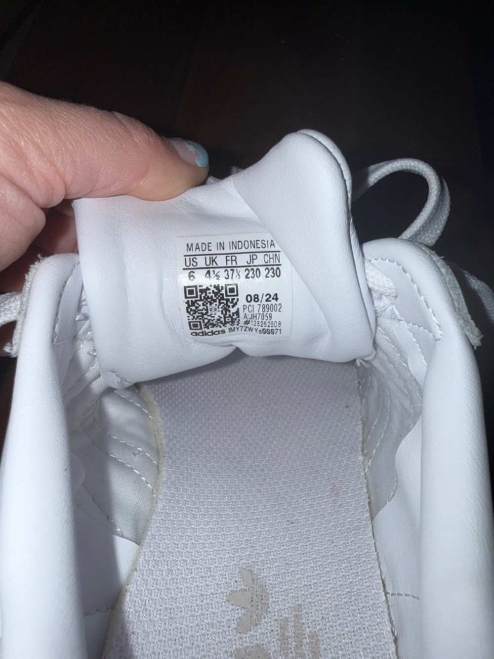 Adidas Tan and White Superstar Sneakers, size 6 - Picture 6 of 6